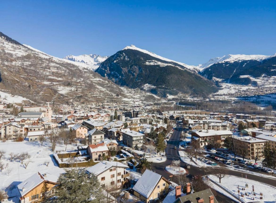 Refuges Sous Les Toits Bed & Breakfast Bourg-Saint-Maurice Exterior photo